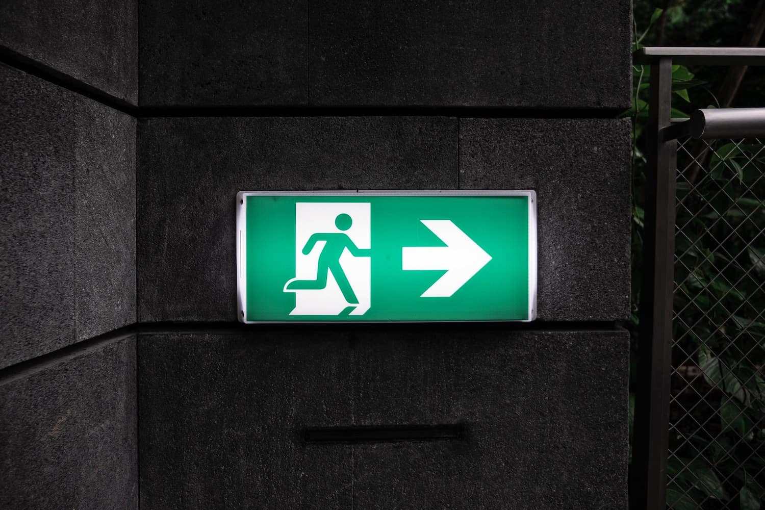 walk this way out sign emergency